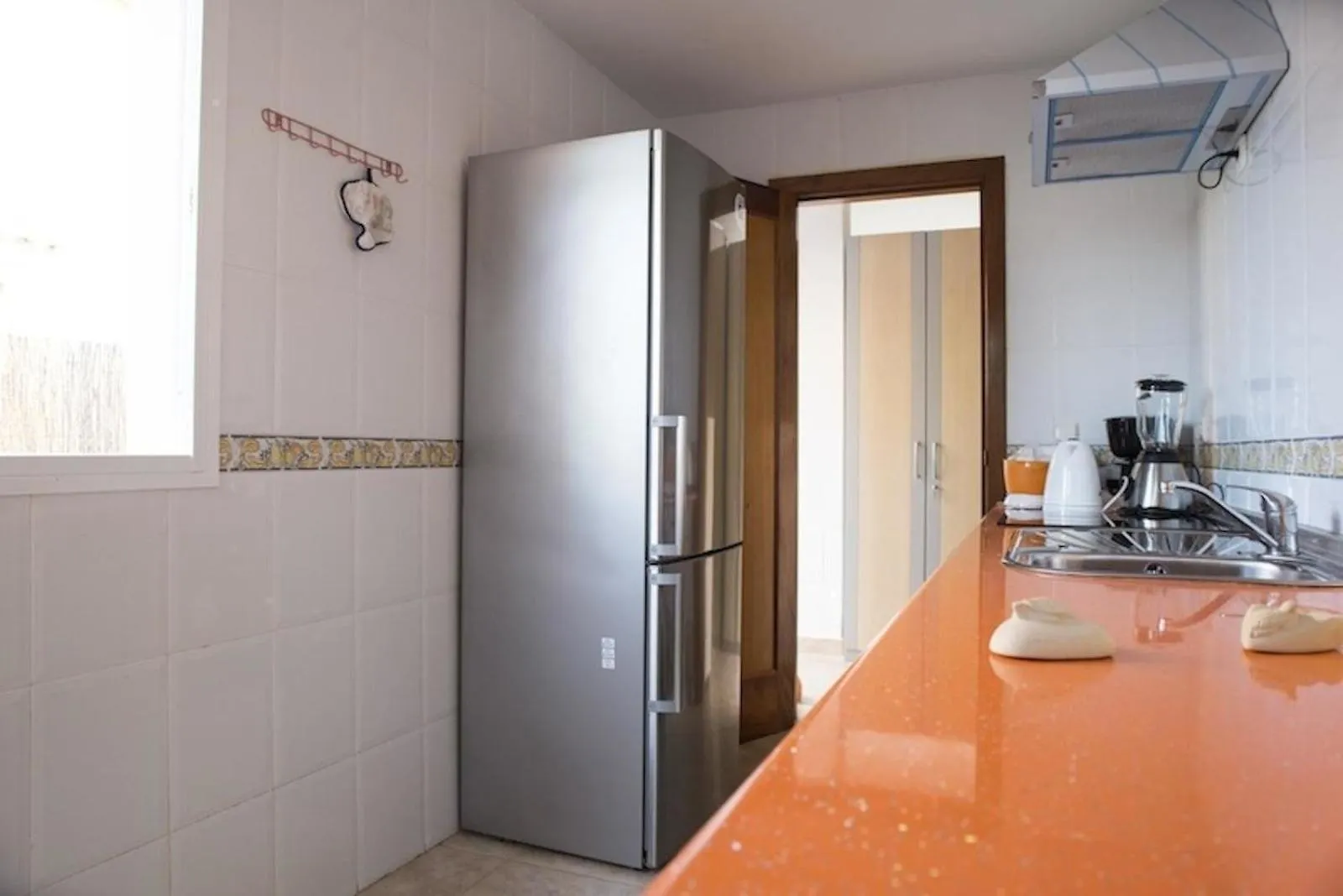 קלטה דה פוסטה Modernes Ferienhaus Mit Terrasse Und Balkon בית נופש